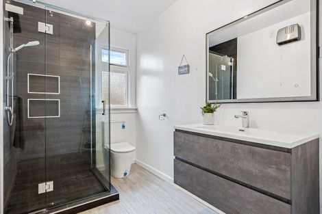 Photo of property in 13 Voss Street, Shirley, Christchurch, 8013