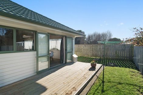 Photo of property in 6 Waihurihia Street, Otaki, 5512