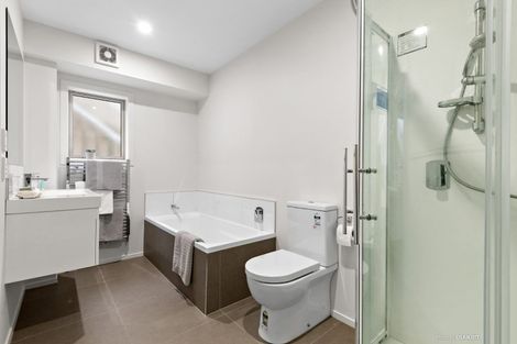 Photo of property in 86a Thurleigh Grove, Karori, Wellington, 6012