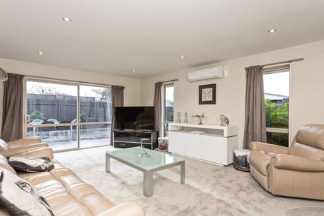 Photo of property in 21 Saltaire Street, North New Brighton, Christchurch, 8083