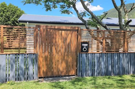 Photo of property in 21 Oxford Street, Picton, 7220