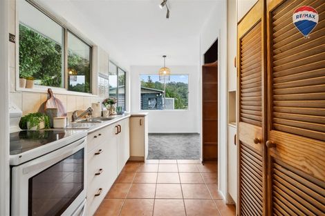 Photo of property in 35 August Street, Stokes Valley, Lower Hutt, 5019