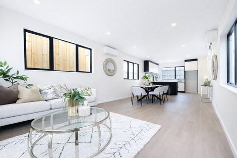 Photo of property in 17b Trinidad Road, Sunnynook, Auckland, 0620