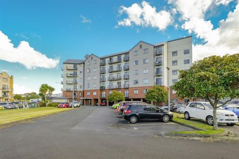 Photo of property in 4e/17 Crown Lynn Place, New Lynn, Auckland, 0600