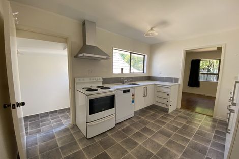 Photo of property in 2/2b Sunnynook Road, Sunnynook, Auckland, 0620