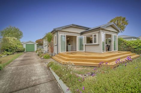 Photo of property in 166 Weston Road, St Albans, Christchurch, 8052