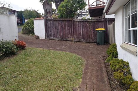 Photo of property in 9/26a Sunnynook Road, Sunnynook, Auckland, 0620