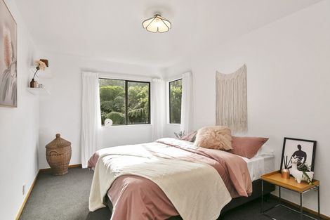 Photo of property in 16 Ramphal Terrace, Khandallah, Wellington, 6035