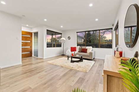 Photo of property in 2 Forest Hill Road, Henderson, Auckland, 0612
