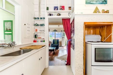 Photo of property in 17 Ocean Road, Paekakariki, 5034