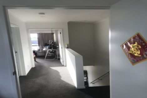 Photo of property in 1 Beardmore Lane, Papakura, 2110