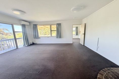 Photo of property in 14 Heather Place, Sunnynook, Auckland, 0620