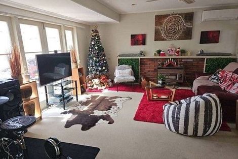 Photo of property in 2 Jeanette Street, Glenview, Hamilton, 3206