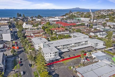 Photo of property in Bay Palms Apartments, 11/30e Bute Road, Browns Bay, Auckland, 0630