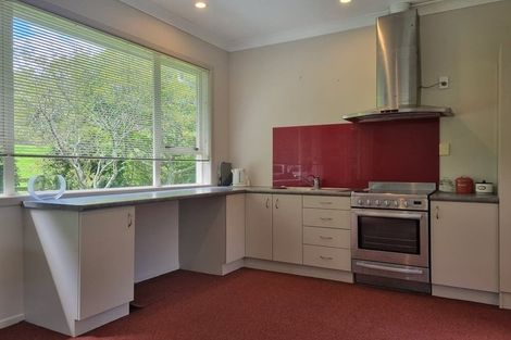 Photo of property in 535 South Road, Omata, New Plymouth, 4374