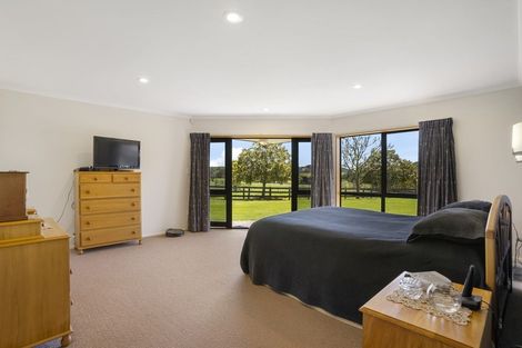 Photo of property in 903 Old North Road, Waimauku, 0882