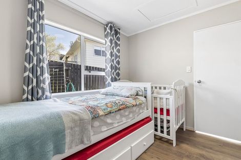 Photo of property in 3/41 Elizabeth Drive, West Harbour, Auckland, 0618