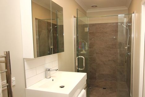 Photo of property in 5 Loeb Place, Rolleston, 7614