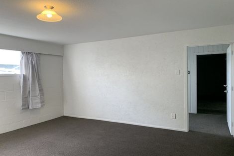 Photo of property in 4130 Great North Road, Glendene, Auckland, 0602