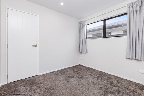 Photo of property in 19 Farmland Road, Papakura, 2110