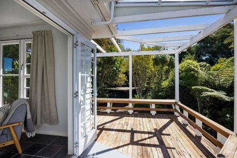 Photo of property in 82 Huatoki Street, Vogeltown, New Plymouth, 4310