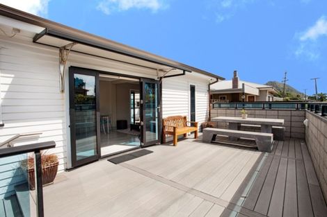 Photo of property in 48 Pitau Road, Mount Maunganui, 3116