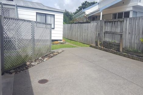 Photo of property in 2/40 Hillcrest Avenue, Hillcrest, Auckland, 0627