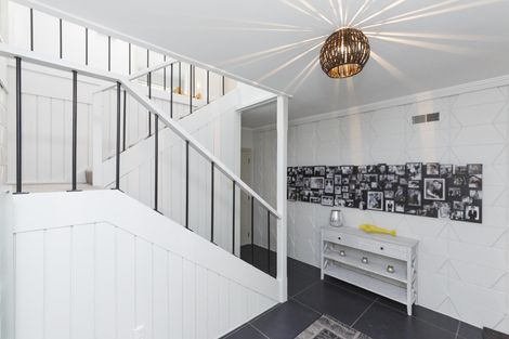 Photo of property in 10 Opawa Place, Terrace End, Palmerston North, 4410