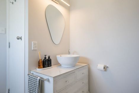 Photo of property in 114 Seaview Road, Paraparaumu Beach, Paraparaumu, 5032