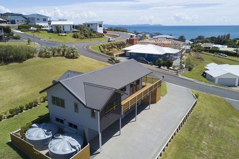 Photo of property in 17 Lori Lane, Coopers Beach, 0420