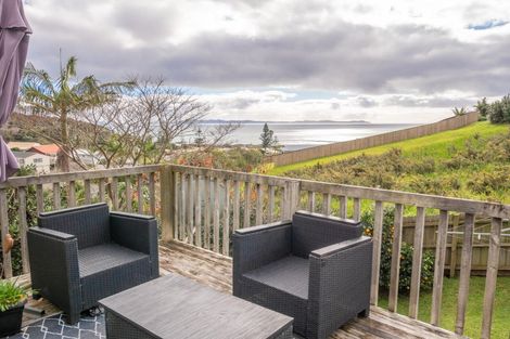 Photo of property in 2 Dudley Crescent, Cable Bay, 0420