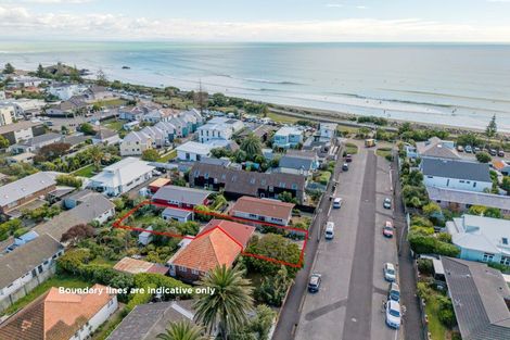 Photo of property in 10 Stoke Street, Sumner, Christchurch, 8081