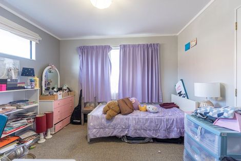 Photo of property in 35 Dalfield Place, Highbury, Palmerston North, 4412