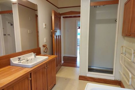 Photo of property in 6 Highland Crescent, Wadestown, Wellington, 6012