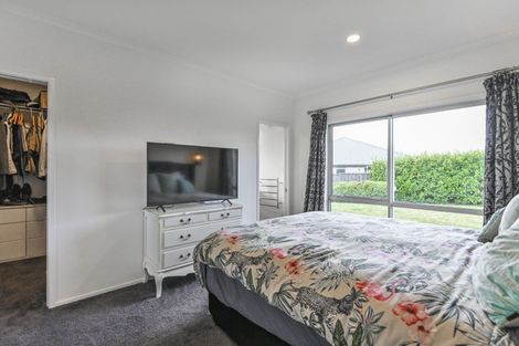 Photo of property in 30 Whakatomo Place, Havelock North, 4130