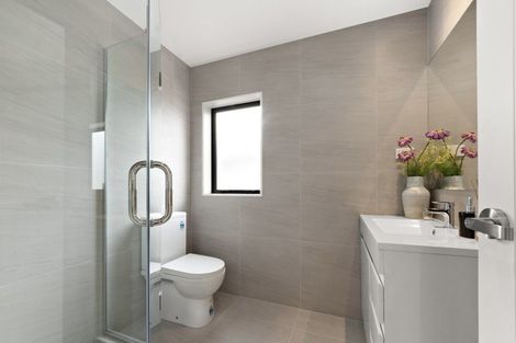 Photo of property in 5/237 Swanson Road, Henderson, Auckland, 0610