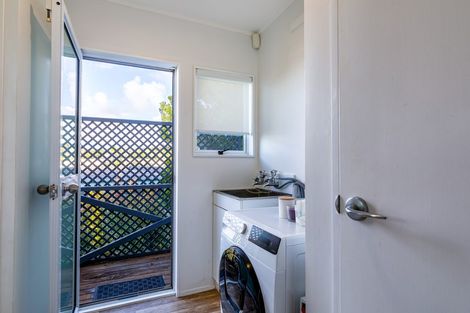 Photo of property in 1/34 Lambrown Drive, Totara Vale, Auckland, 0629