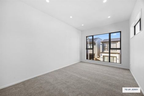 Photo of property in 30 Whare Kauri Road, Papakura, 2110