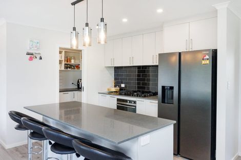 Photo of property in 8 Henty Lane, Marton, 4710