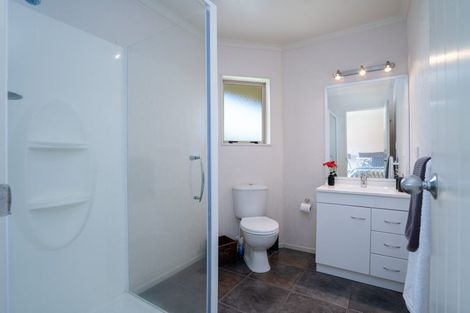 Photo of property in 18b Abergeldie Way, Cambridge, 3434