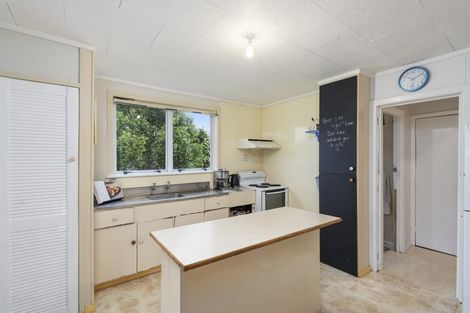 Photo of property in 38 Paritutu Road, Spotswood, New Plymouth, 4310