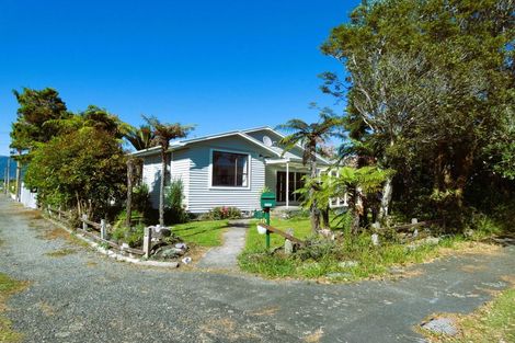 Photo of property in 40 Disraeli Street, Westport, 7825