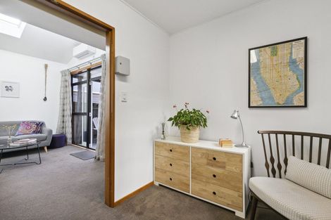 Photo of property in 92 Majoribanks Street, Mount Victoria, Wellington, 6011