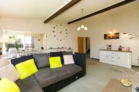 Photo of property in 9 Nevada Drive, Merrilands, New Plymouth, 4312