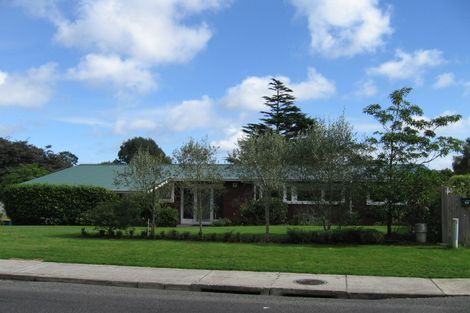 Photo of property in 48 Kingdale Road, Henderson, Auckland, 0610