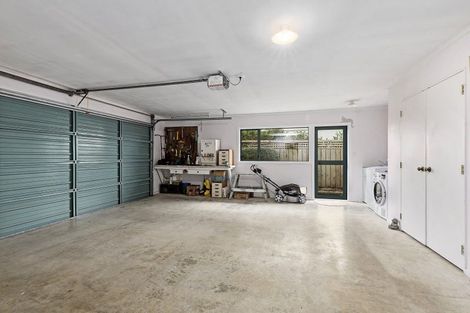 Photo of property in 38 Landsdowne Terrace, Karori, Wellington, 6012