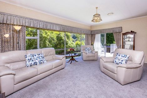 Photo of property in 72 Blue Mountains Road, Pinehaven, Upper Hutt, 5019