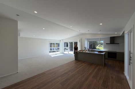 Photo of property in 52 Wairau Road, Oakura, 4314