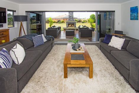 Photo of property in 6 Valkyrie Close, Carterton, 5713