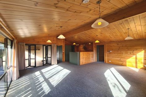 Photo of property in 16 Allman Drive, Coromandel, 3506